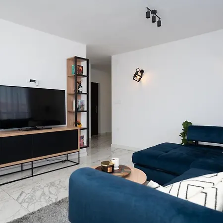 Rooftop Iadera Apartment