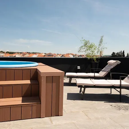 Apartment Rooftop Iadera