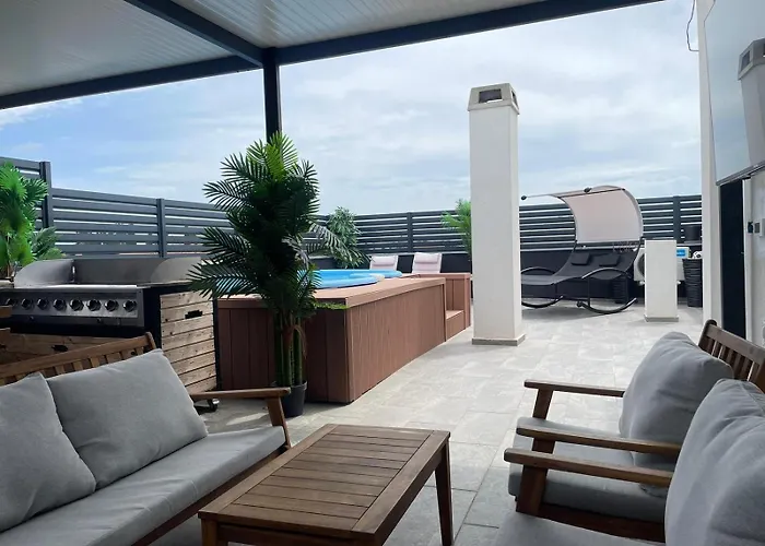 Rooftop Iadera アパート *